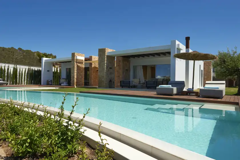 Holiday rentals in Villa tula, Sant Agustí des Vedrà