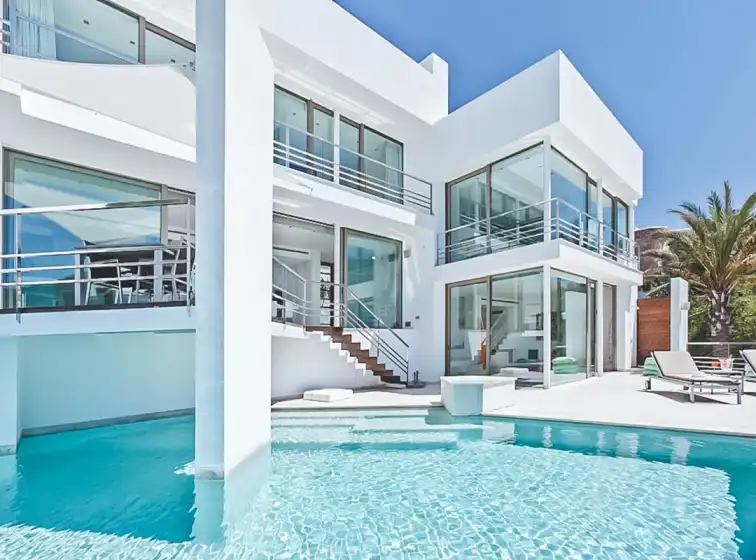 Holiday rentals in Villa vava, es Cubells