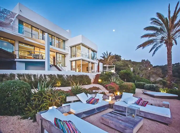 Holiday rentals in Villa vava, es Cubells