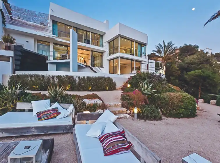 Holiday rentals in Villa vava, es Cubells