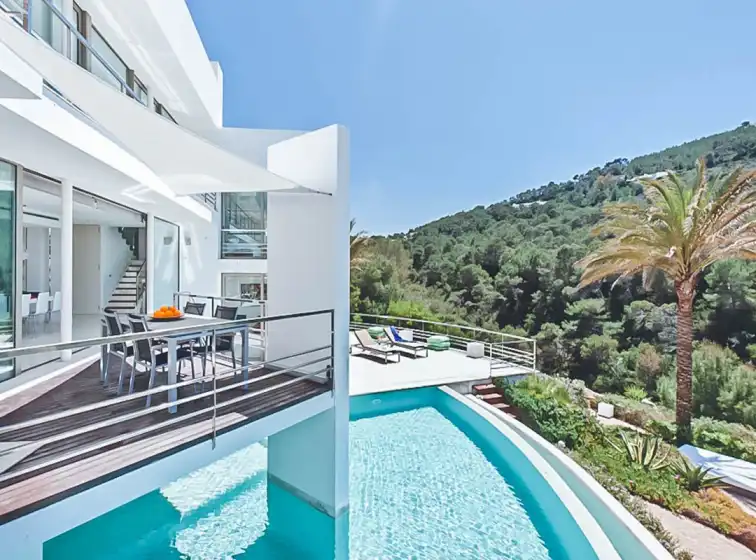 Holiday rentals in Villa vava, es Cubells