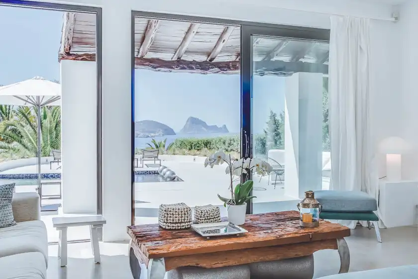 Holiday rentals in Villa vivian, Sant Agustí des Vedrà