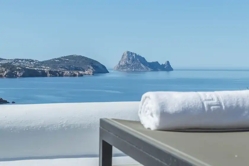 Holiday rentals in Villa vivian, Sant Agustí des Vedrà