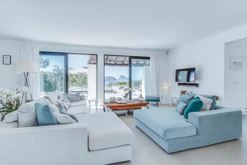 Holiday rentals in Villa vivian, Sant Agustí des Vedrà