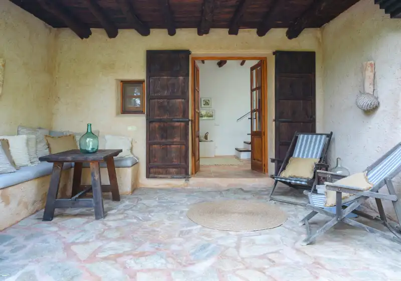 Holiday rentals in Can lorenzini due, Sant Llorenç de Balàfia