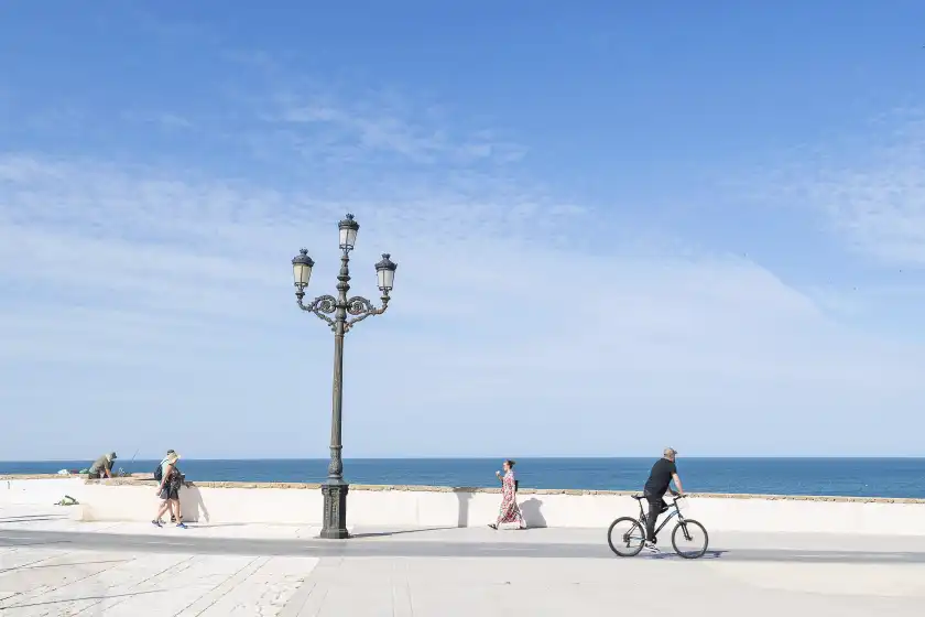 Holiday rentals in The hipiie house, Cádiz