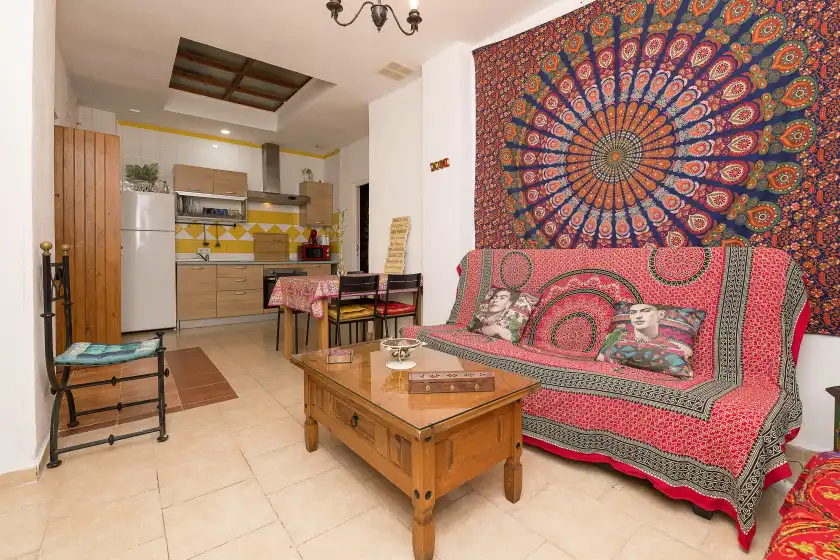 Holiday rentals in The hipiie house, Cádiz