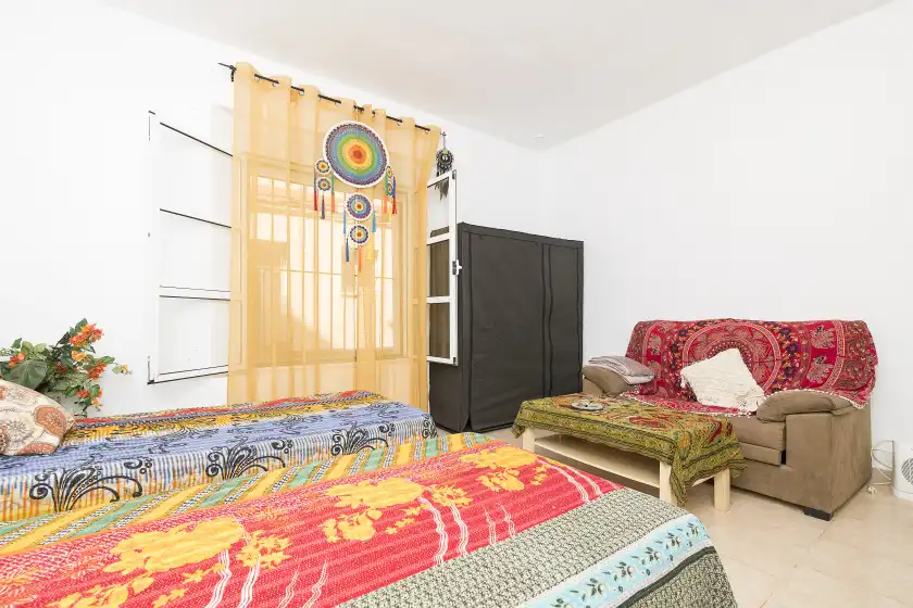 Holiday rentals in The hipiie house, Cádiz