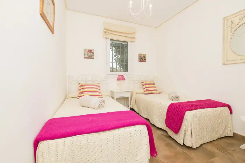 Holiday rentals in Las rosas, Chiclana de la Frontera