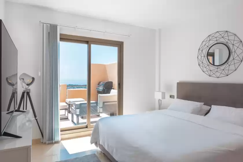 Holiday rentals in Señorio vistamar, Benahavís