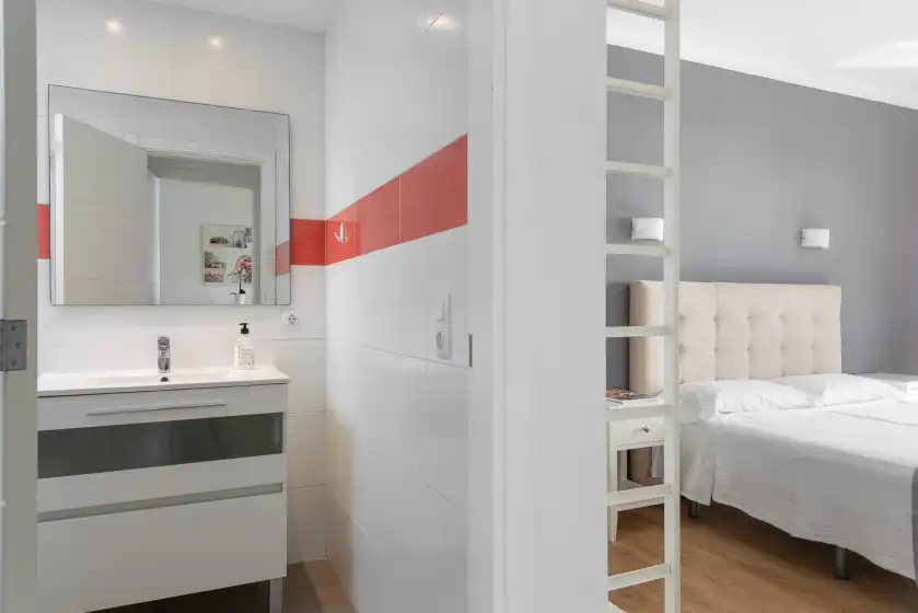 Holiday rentals in Antic 101, s'Illot