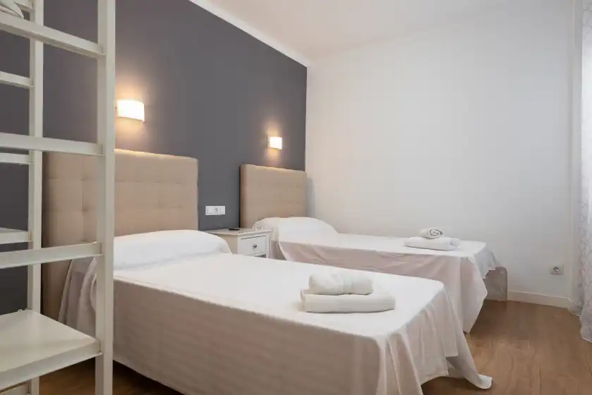 Holiday rentals in Antic 102, s'Illot