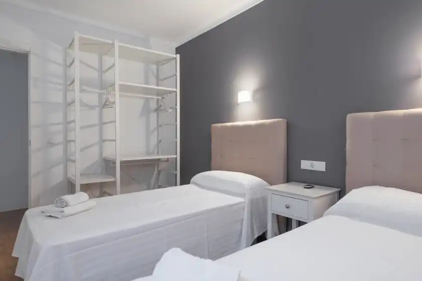 Holiday rentals in Antic 102, s'Illot