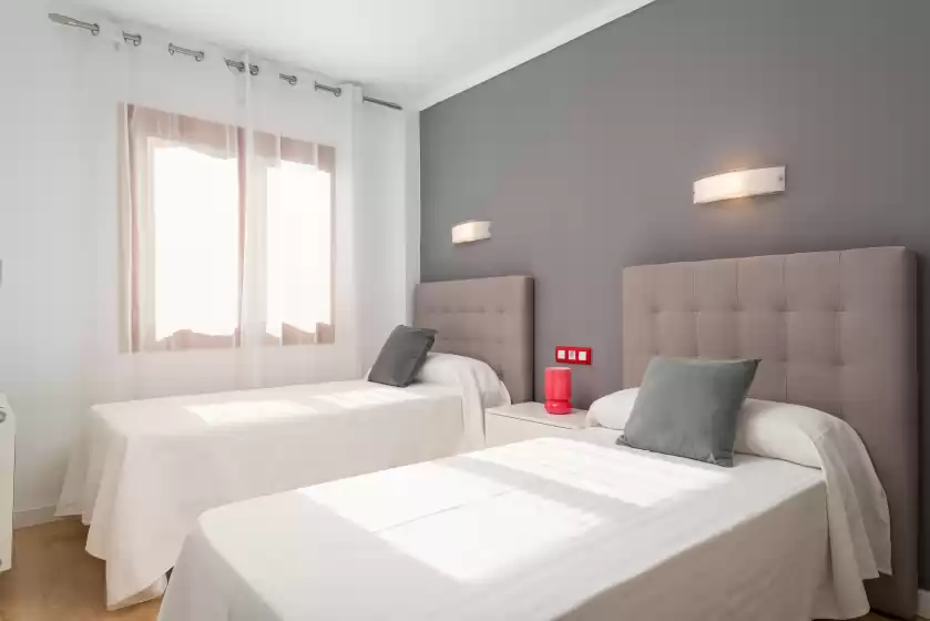 Holiday rentals in Antic 302, s'Illot