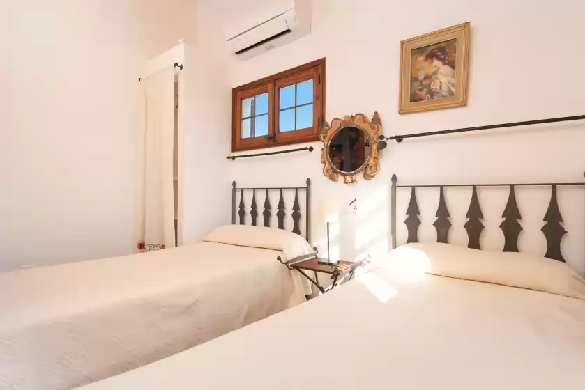 Holiday rentals in Son fuster d'abaix, Alaró