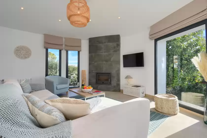 Holiday rentals in Feliz, Fanadix