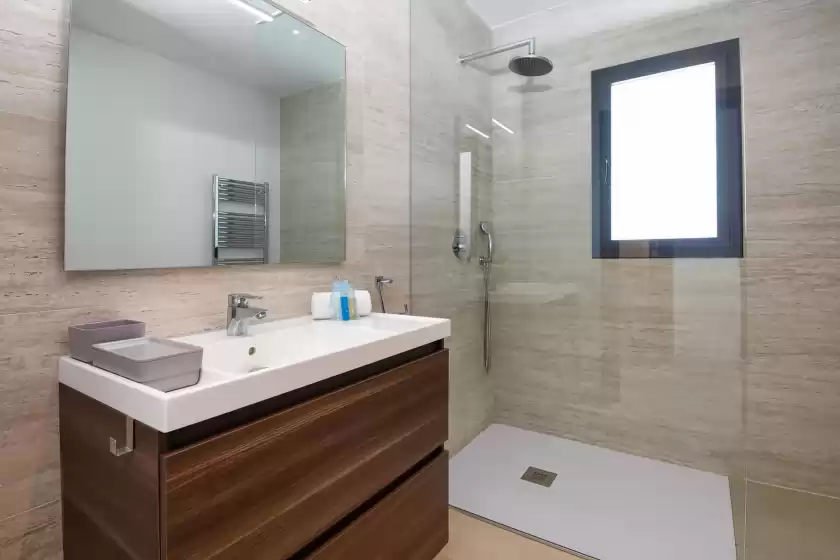 Holiday rentals in Feliz, Fanadix
