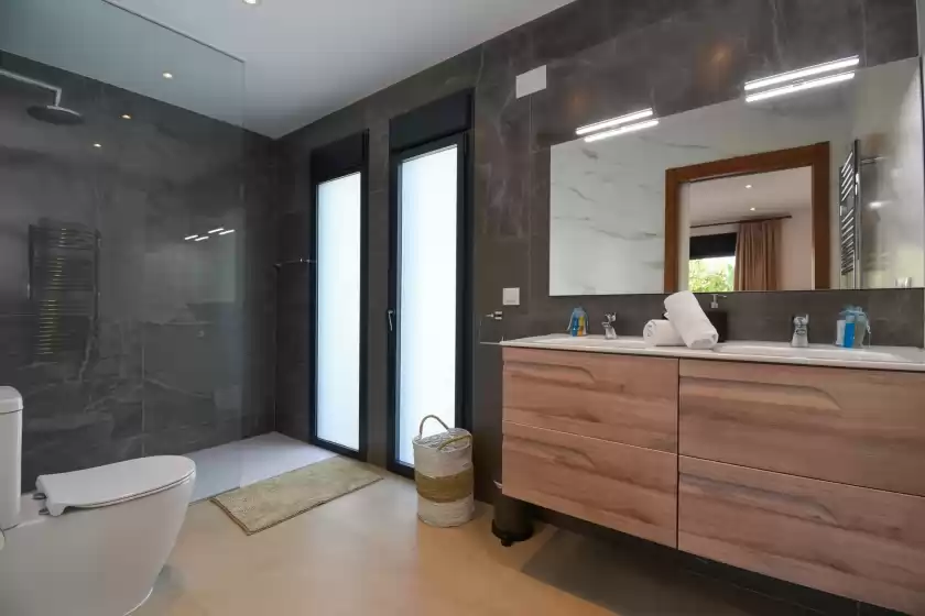 Holiday rentals in Feliz, Fanadix