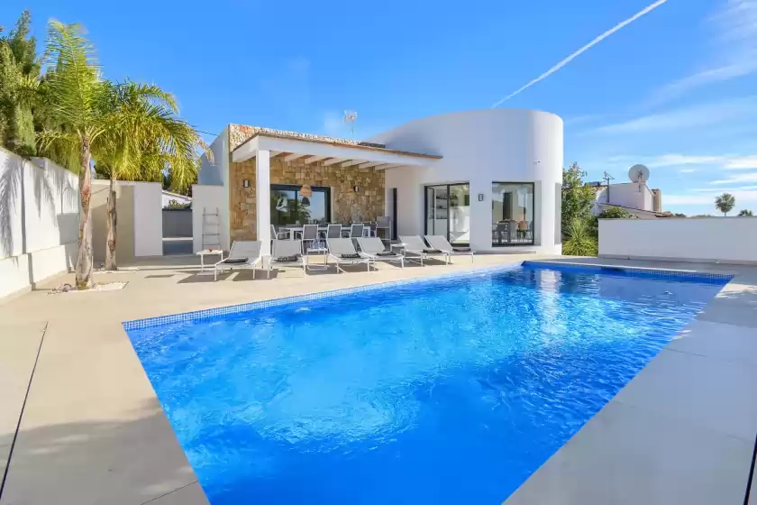 Holiday rentals in Feliz