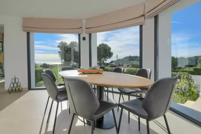 Holiday rentals in Feliz, Fanadix