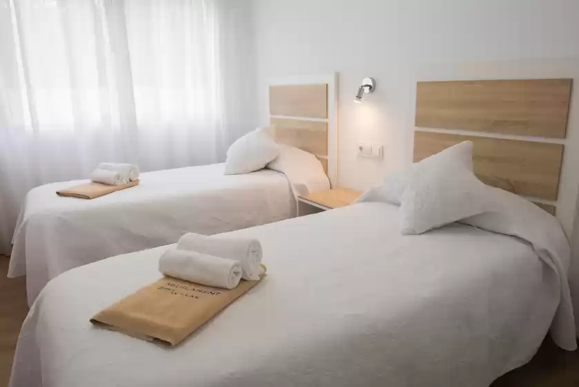 Holiday rentals in Marina b1, Setla