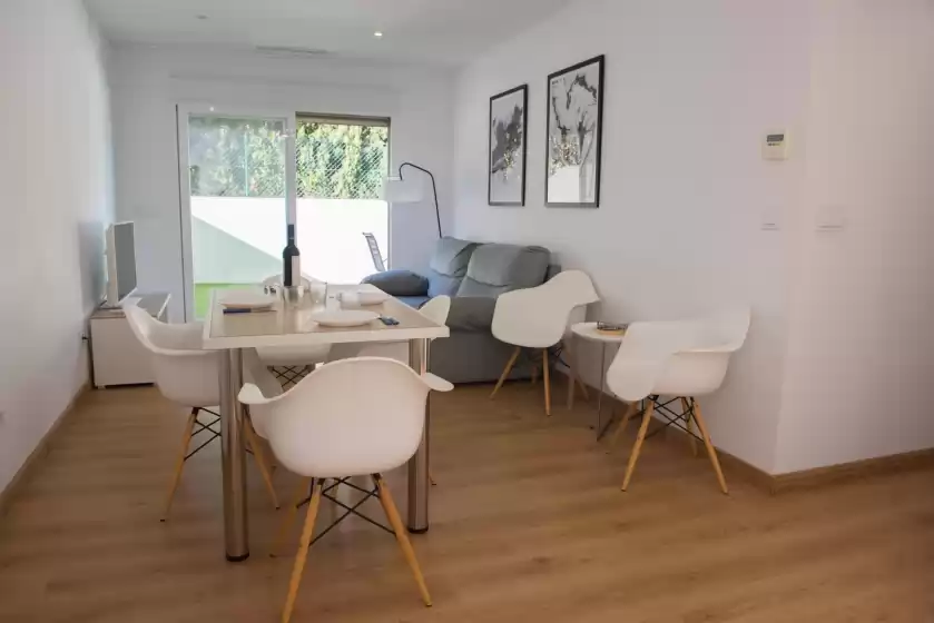 Holiday rentals in Marina b4