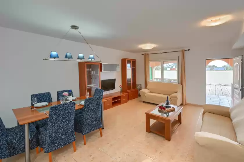 Holiday rentals in Poblets, Setla