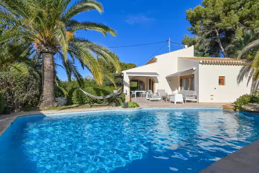 Holiday rentals in Lomas verdes