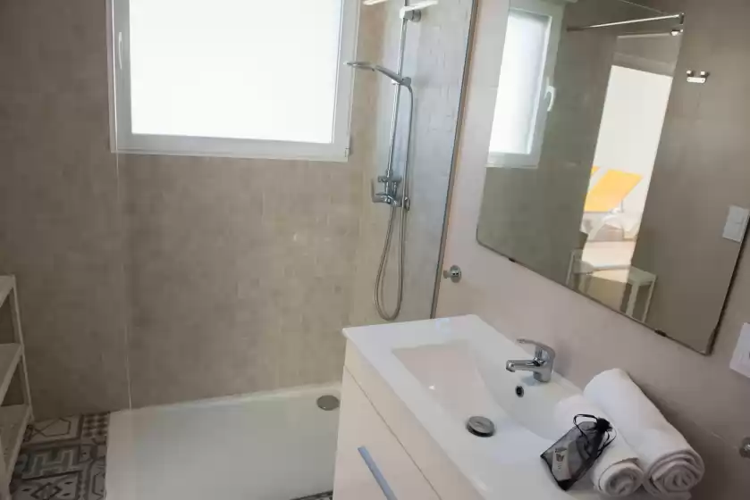 Holiday rentals in Marina b5 4 pax, Setla