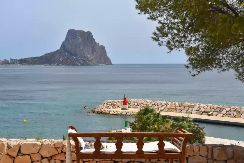 Holiday rentals in Casa timeris