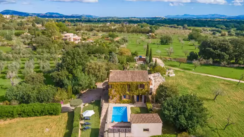 Holiday rentals in Sa sort llarga, Moscari