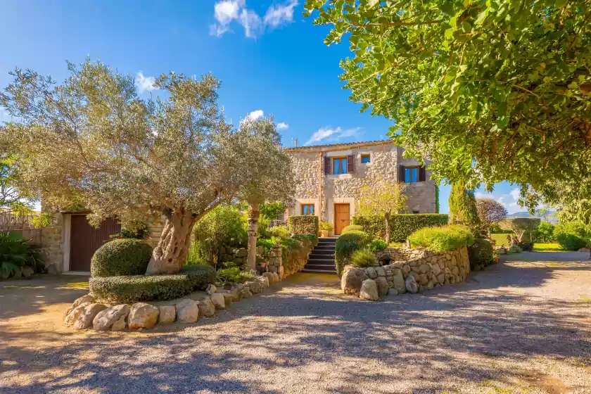 Holiday rentals in Sa sort llarga, Moscari