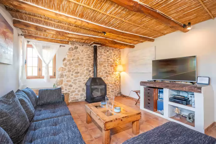 Holiday rentals in Sa sort llarga, Moscari