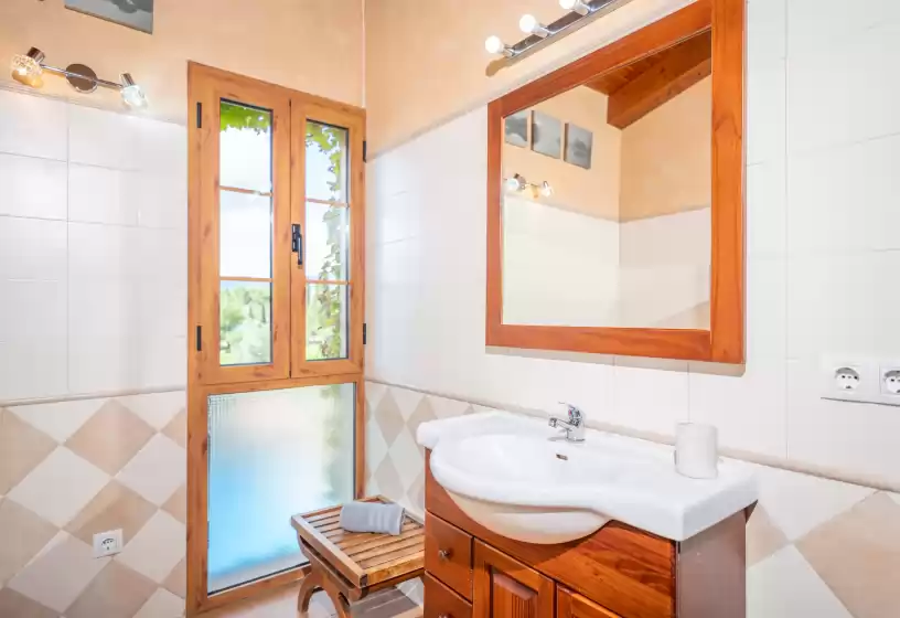 Holiday rentals in Sa sort llarga, Moscari