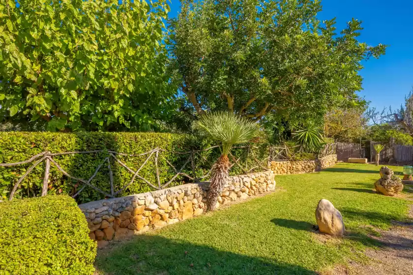 Holiday rentals in Sa sort llarga, Moscari