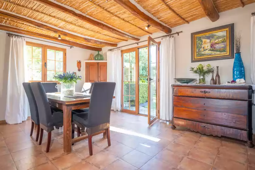 Holiday rentals in Sa sort llarga, Moscari