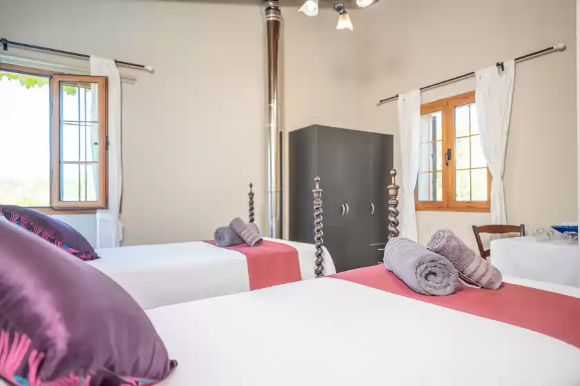 Holiday rentals in Sa sort llarga, Moscari