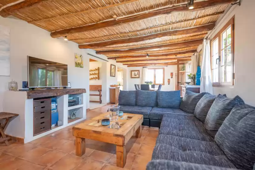 Holiday rentals in Sa sort llarga, Moscari