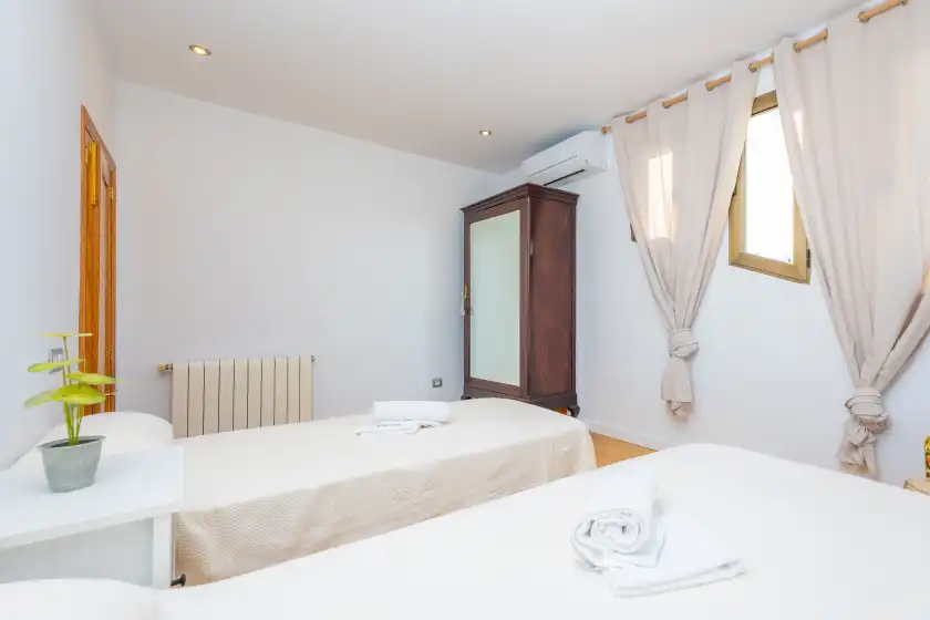 Holiday rentals in Can lluent, Inca