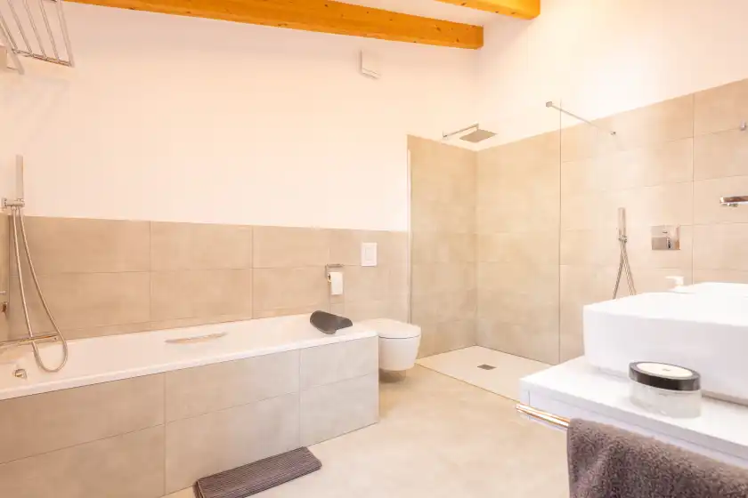 Holiday rentals in Can serp, Alaró