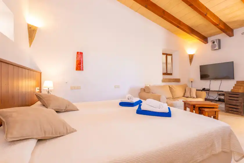 Holiday rentals in Agroturismo mondrago (antic na martina), Portopetro