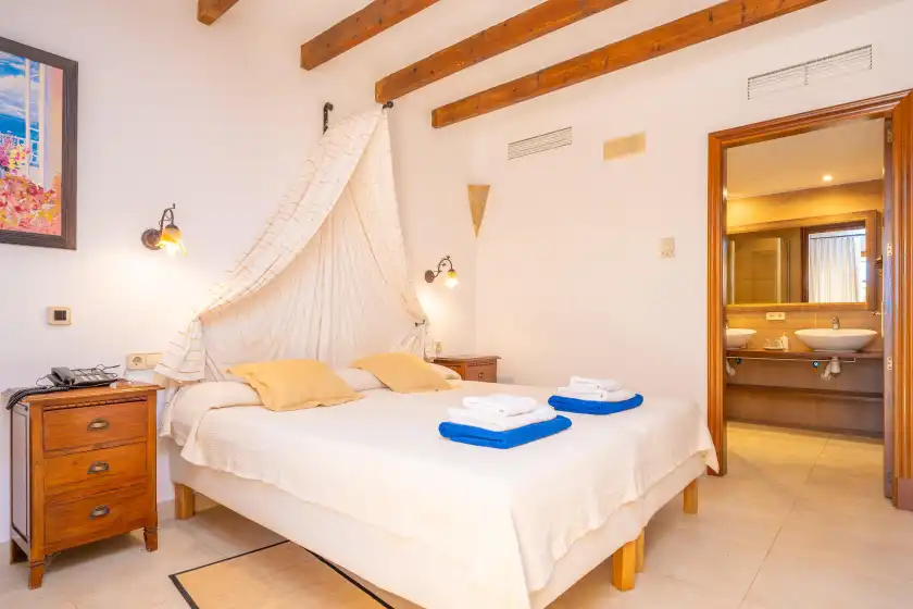 Holiday rentals in Agroturismo mondrago (antic na martina), Portopetro