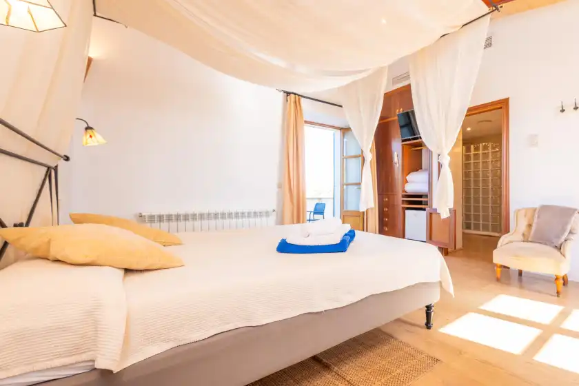 Holiday rentals in Agroturismo mondrago (antic na martina), Portopetro
