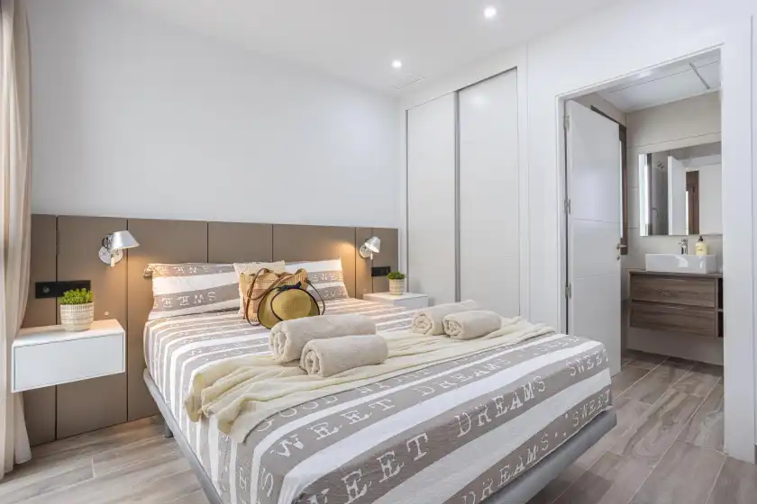 Holiday rentals in Laguna beach villa flamenco, San Miguel de Salinas