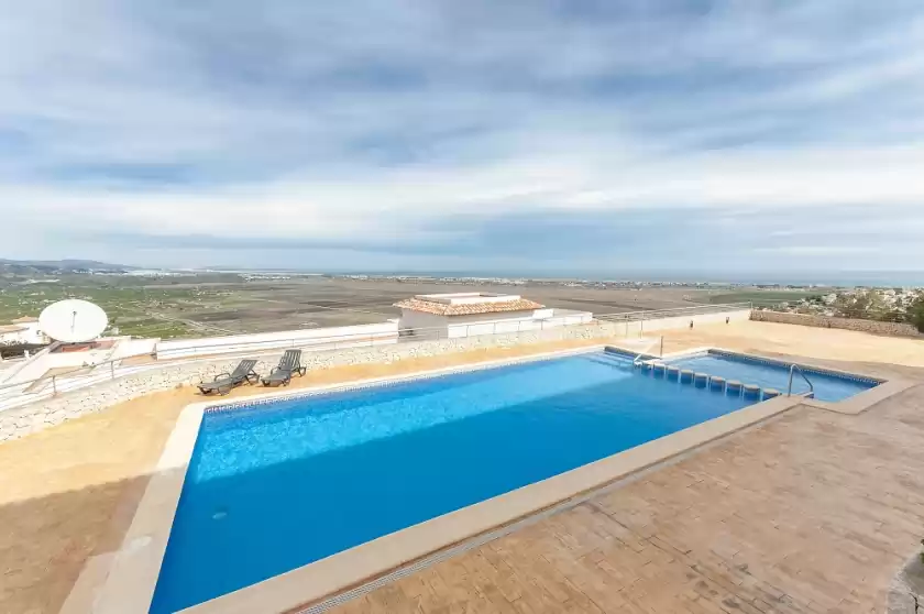 Holiday rentals in Camelia