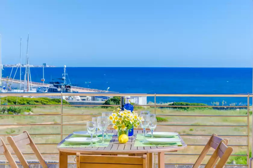 Holiday rentals in Chalet es trenc
