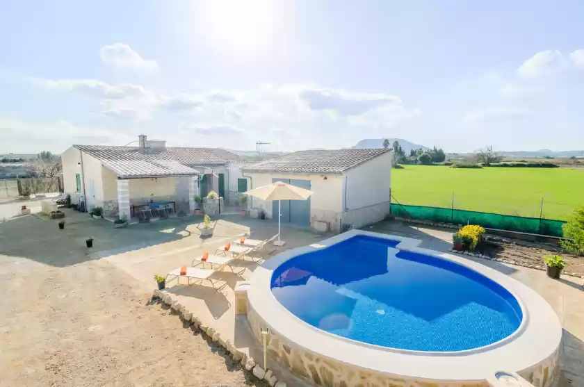 Holiday rentals in Tres pous