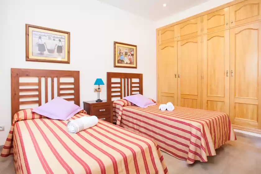 Holiday rentals in Villa la romana, Sa Pobla