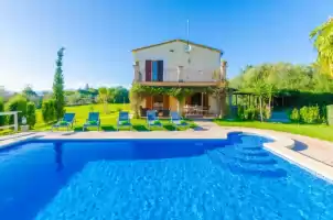 Ines - Holiday rentals in Inca