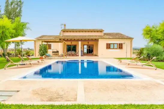 Villa para 6 huéspedes . Con Piscina, Aire Acondicionado, Wifi y Cancelación GRATUITA opcional Son crestes en Sa Pobla, Mallorca, Illes Balears, España